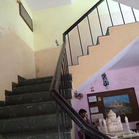 אגרה Hotel Viren Plaza מראה חיצוני תמונה