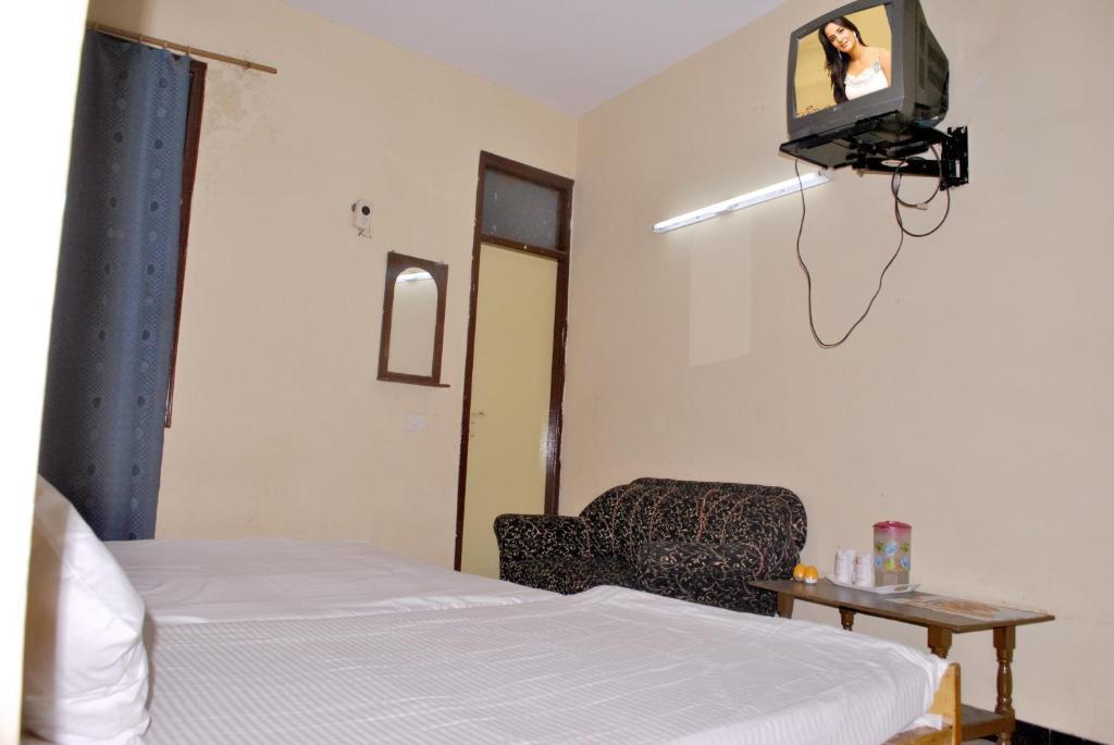 אגרה Hotel Viren Plaza מראה חיצוני תמונה