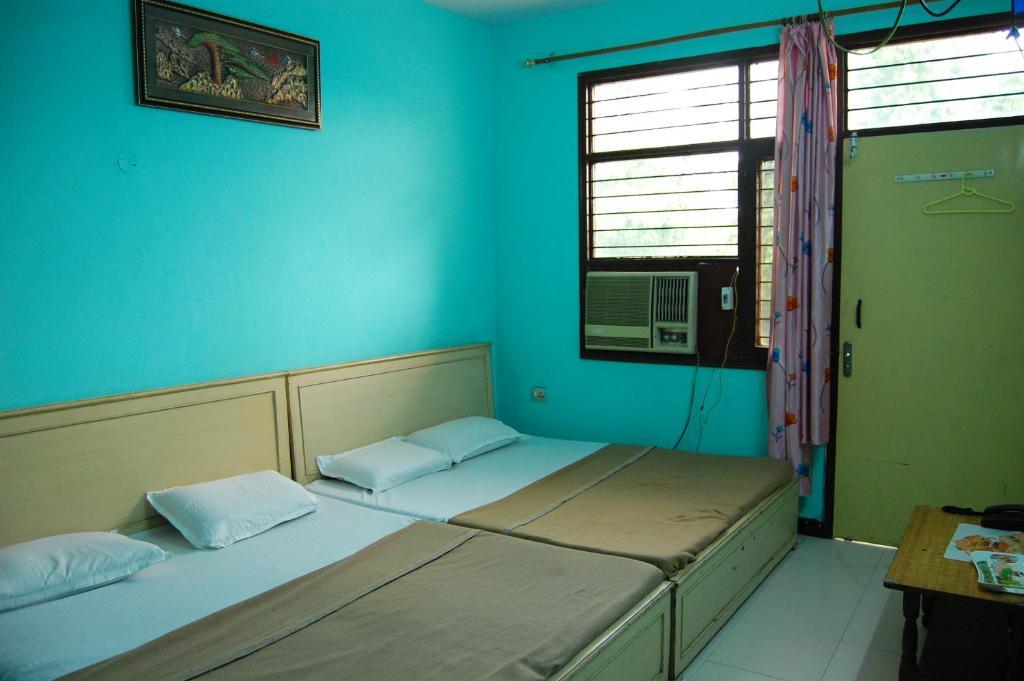 אגרה Hotel Viren Plaza מראה חיצוני תמונה