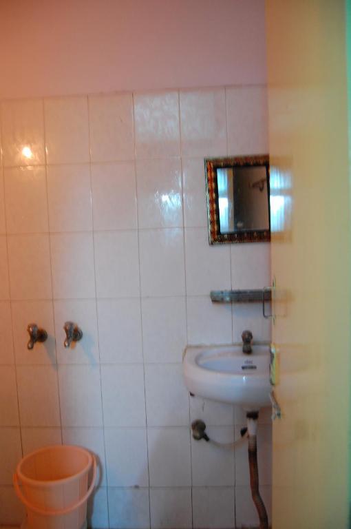 אגרה Hotel Viren Plaza מראה חיצוני תמונה