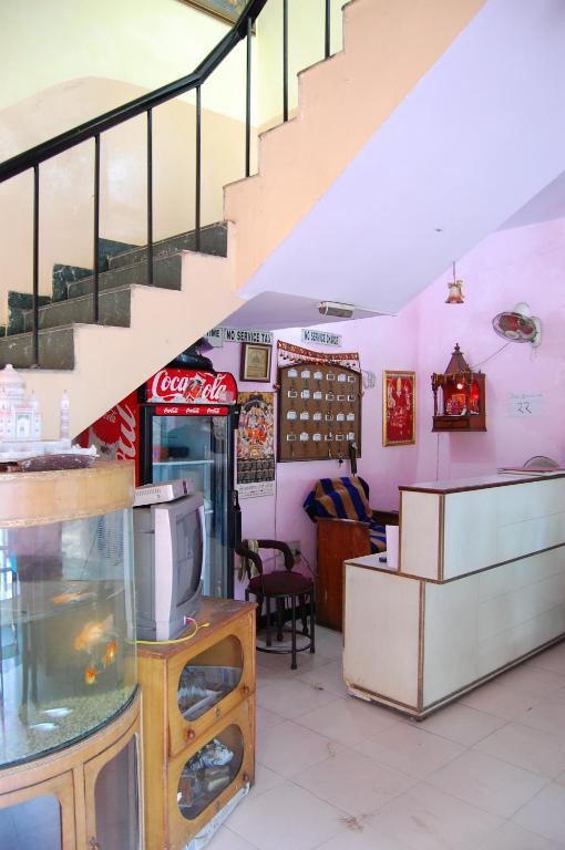 אגרה Hotel Viren Plaza מראה חיצוני תמונה