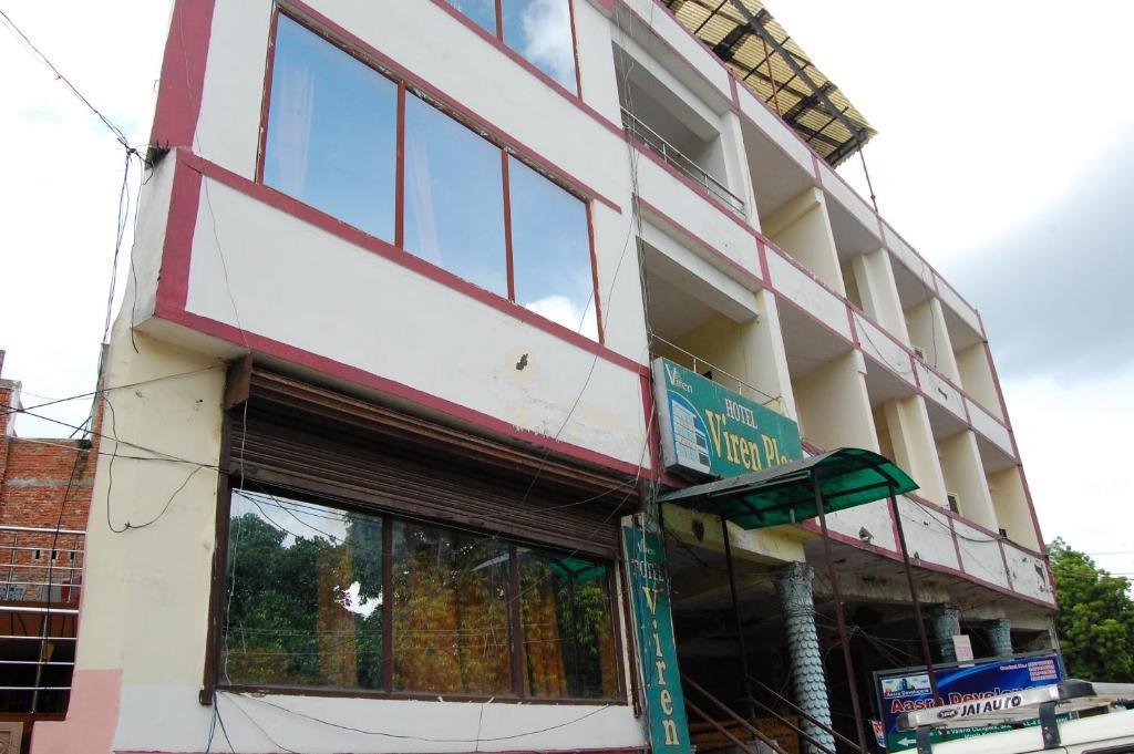 אגרה Hotel Viren Plaza מראה חיצוני תמונה
