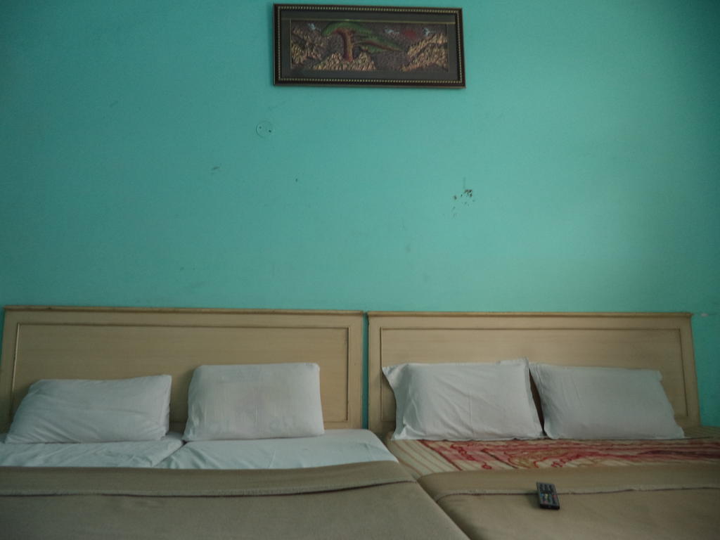 אגרה Hotel Viren Plaza מראה חיצוני תמונה