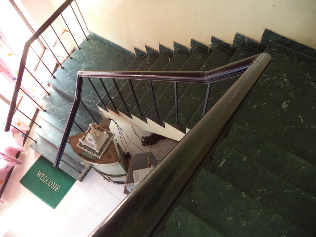 אגרה Hotel Viren Plaza מראה חיצוני תמונה