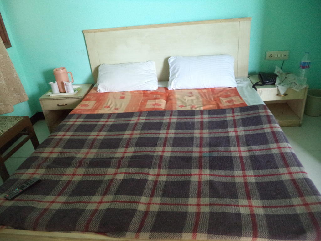 אגרה Hotel Viren Plaza מראה חיצוני תמונה