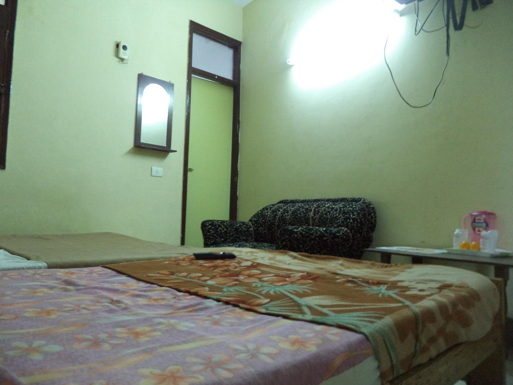 אגרה Hotel Viren Plaza מראה חיצוני תמונה